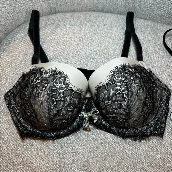 Victoria's Secret Bundle - Picture 2 of 9